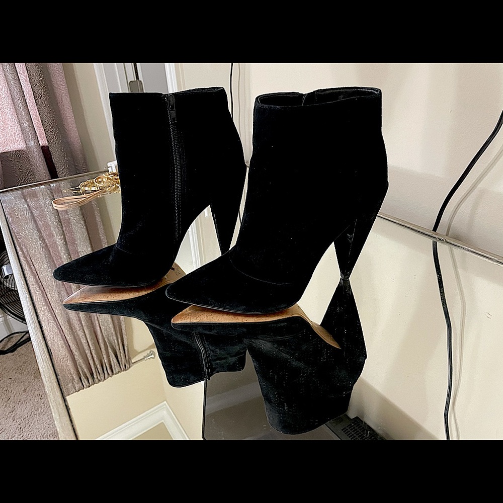 BCBG Generation ankle boot